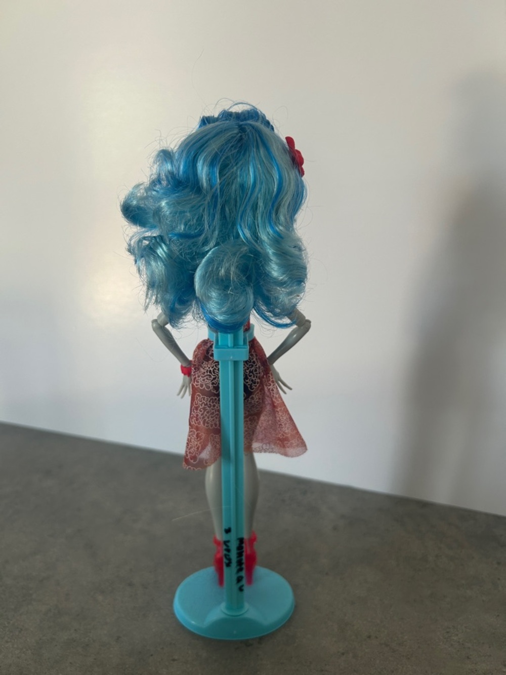2012- MONSTER HIGH DOLLS Ghoulia Yelps Skull Shores G1 - Picture 4 of 5